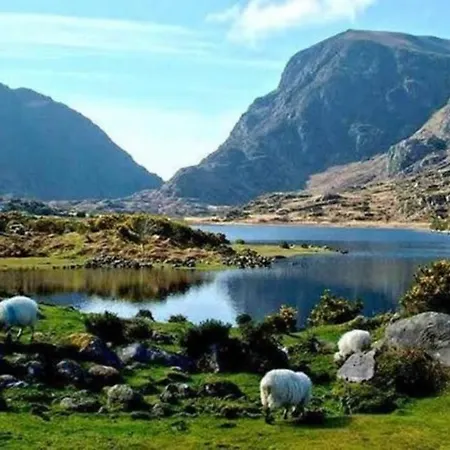 Woodford In Old Farm Semesterbostad